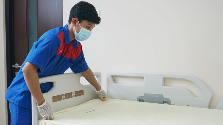 Standar Pelayanan Outsourcing Cleaning Service Profesional untuk Area Rumah Sakit dan Klinik